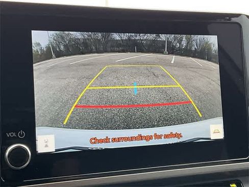 Used 2025 Toyota Camry SE image 21