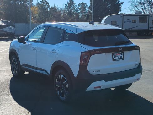 New 2026 Nissan Kicks SV image 7