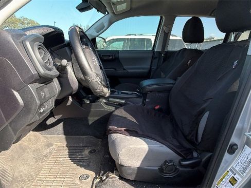 Used 2022 Toyota Tacoma SR w/ SR Convenience Package image 13