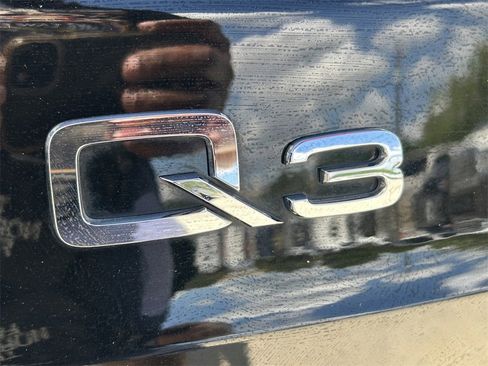 Used 2024 Audi Q3 2.0T Premium image 10