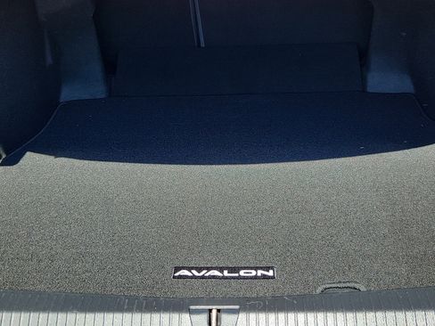 Used 2021 Toyota Avalon Limited w/ Advanced Safety Package FWD image 14
