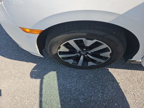 Used 2025 Honda Odyssey EX-L image 13