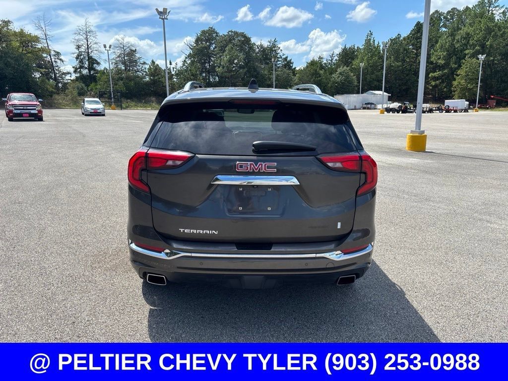 Used 2020 GMC Terrain Denali w/ Denali Premium Package AWD/4WD image 6