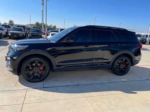 Used 2023 Ford Explorer ST w/ Equipment Group 401A image 2