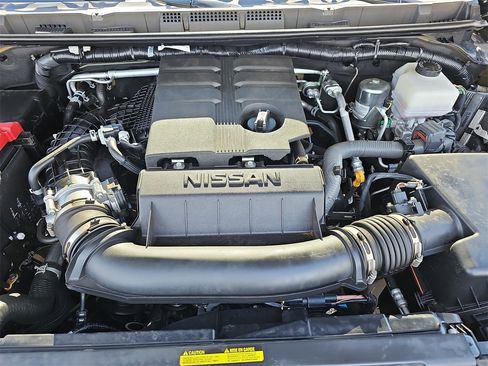 Used 2025 Nissan Frontier SV image 29