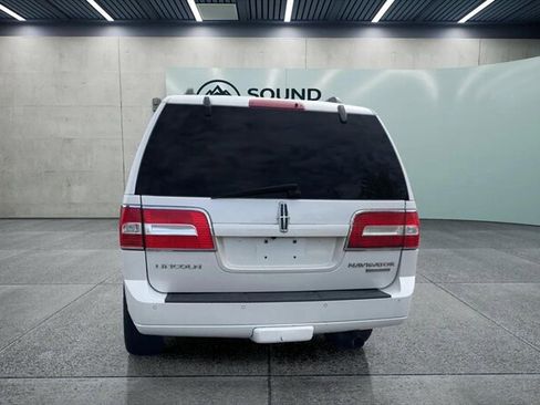 Used 2012 Lincoln Navigator 4WD image 4