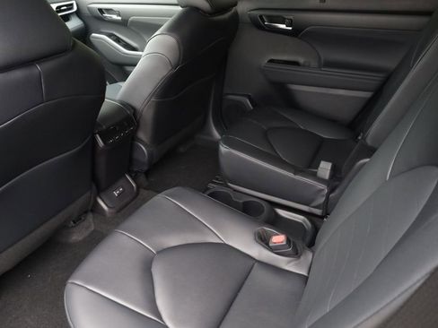 New 2026 Toyota Highlander XLE AWD/4WD image 23