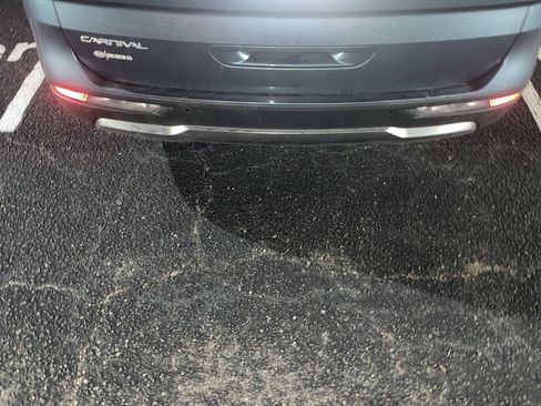 Used 2023 Kia Carnival SX Prestige image 4