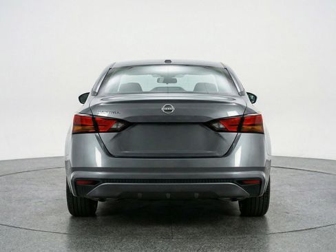 Used 2025 Nissan Altima 2.5 SV FWD image 7