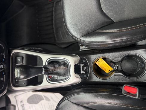 Used 2019 Jeep Compass Latitude FWD image 20