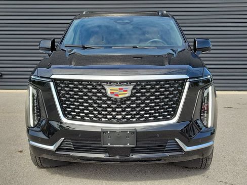 Used 2025 Cadillac Escalade ESV Premium Luxury w/ Touring Package AWD/4WD image 10
