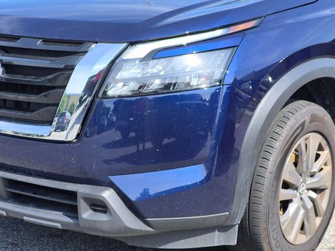 Used 2025 Nissan Pathfinder SV FWD image 9