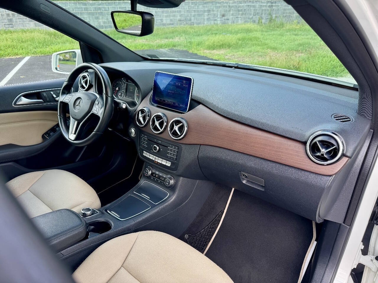 Used 2015 Mercedes-Benz B 250e image 13