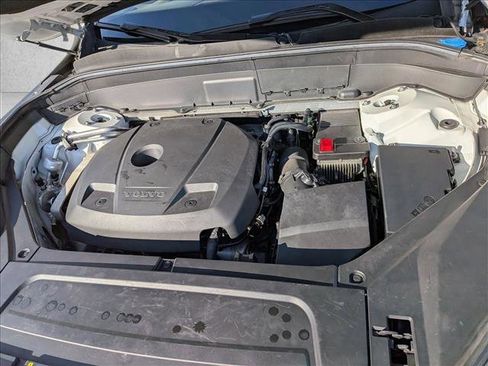 Used 2018 Volvo XC90 T5 Momentum w/ Convenience Package image 26