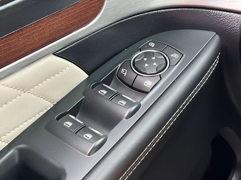 Certified 2018 Ford Explorer Platinum AWD/4WD image 24