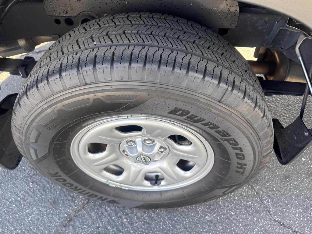 Used 2025 Nissan Frontier S RWD image 11