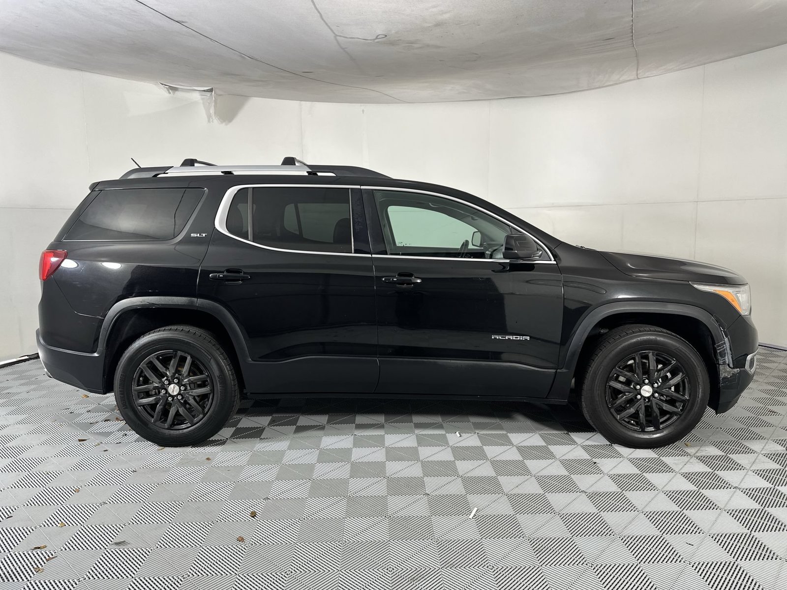 Used 2019 GMC Acadia SLT FWD image 9