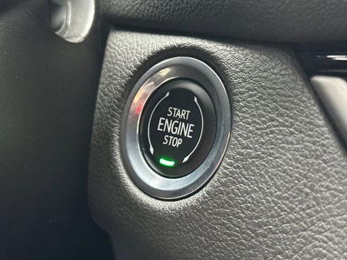 Used 2024 Cadillac XT4 Premium Luxury image 29