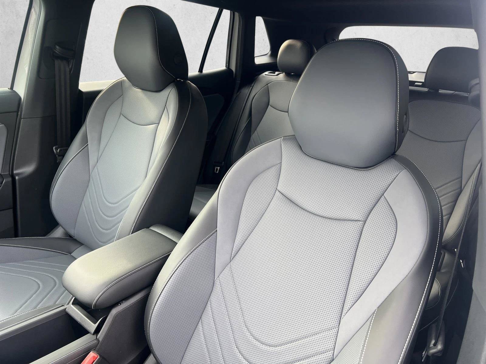 New 2026 Volkswagen Tiguan SE R-Line FWD image 15