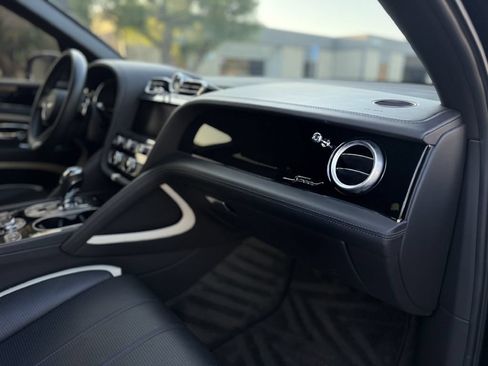Used 2021 Bentley Bentayga Speed AWD/4WD image 40