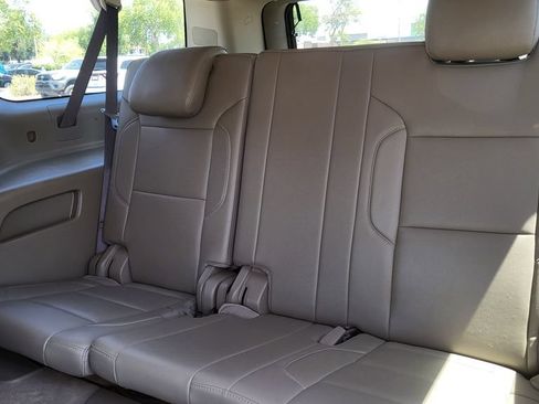 Used 2017 Chevrolet Suburban LT RWD image 31