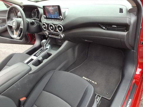 Used 2022 Nissan Sentra SV image 16