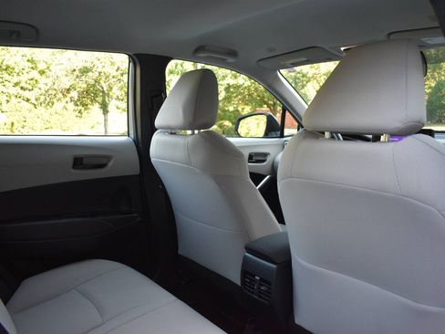 Used 2023 Toyota Corolla Cross L FWD image 11