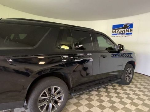 Used 2023 Chevrolet Tahoe Z71 w/ Luxury Package AWD/4WD image 2
