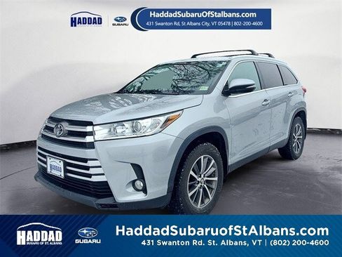 Used 2019 Toyota Highlander SE image 1