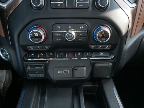 Used 2019 Chevrolet Silverado 1500 High Country w/ Safety Package II image 21