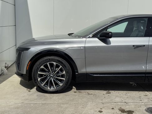 New 2025 Cadillac Lyriq Sport image 4