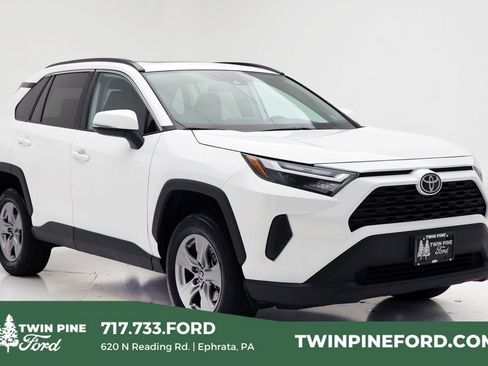 Used 2025 Toyota RAV4 XLE image 1