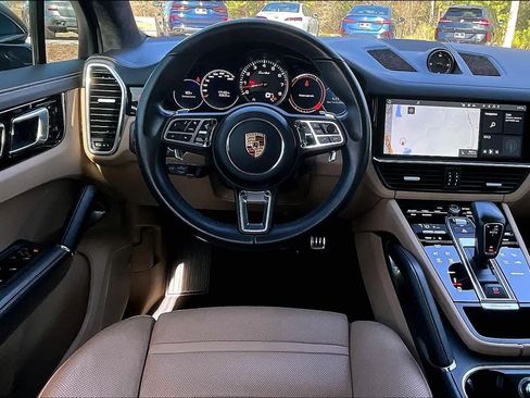 Used 2020 Porsche Cayenne Turbo image 15