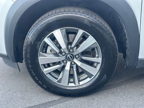 Used 2025 Nissan Pathfinder SL AWD/4WD image 13