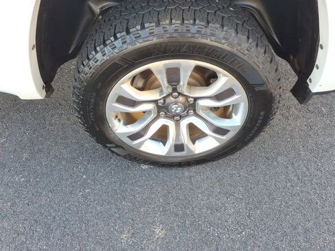 Used 2021 RAM 1500 Limited w/ Body Color Bumper Group image 7