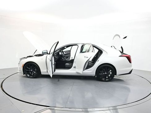 Used 2024 Cadillac CT4 Luxury w/ LPO, ONYX Package RWD image 41