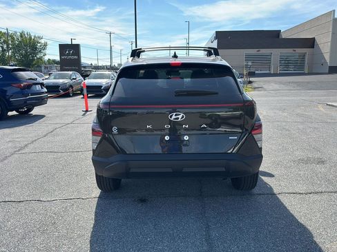 Used 2025 Hyundai Kona SEL AWD/4WD image 4