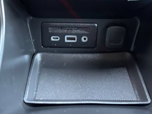 Used 2024 GMC Terrain SLT w/ Infotainment Package II FWD image 34