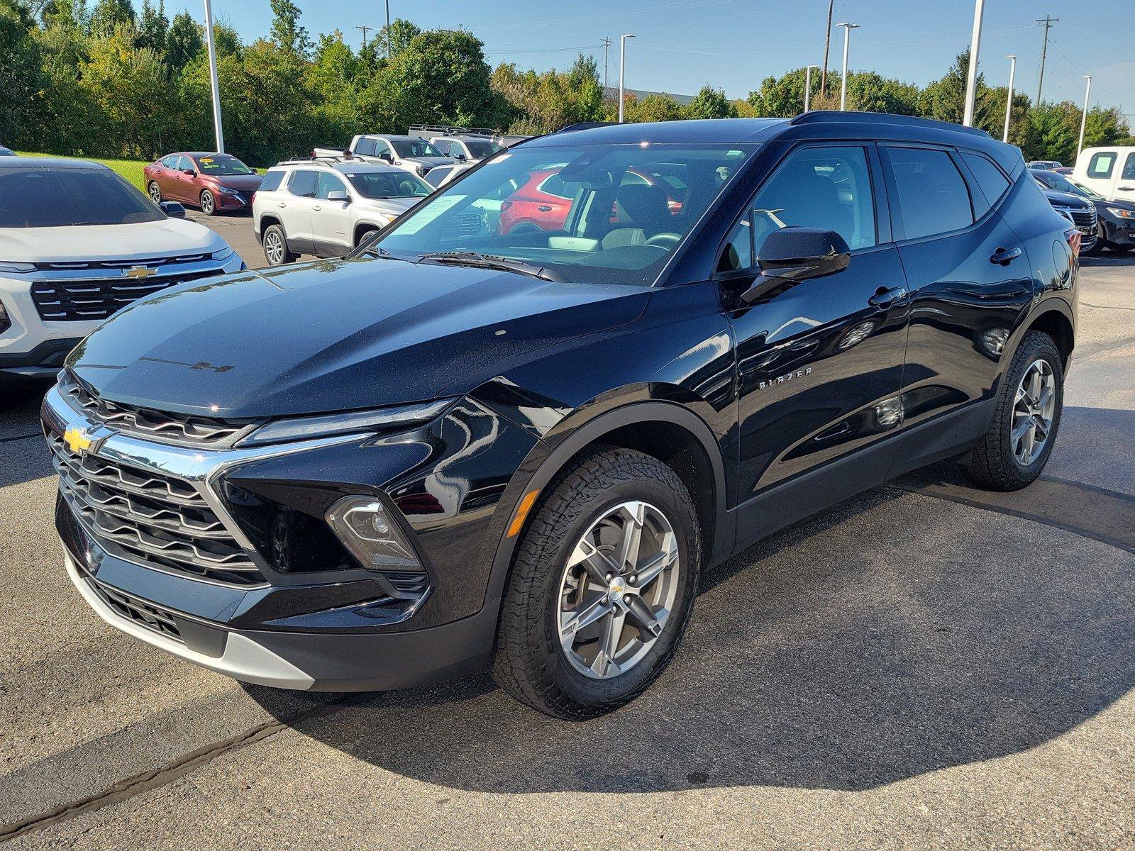 Used 2023 Chevrolet Blazer LT w/ Convenience Package FWD image 2