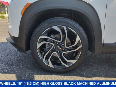 Used 2024 Chevrolet TrailBlazer RS w/ Convenience Package AWD/4WD image 23