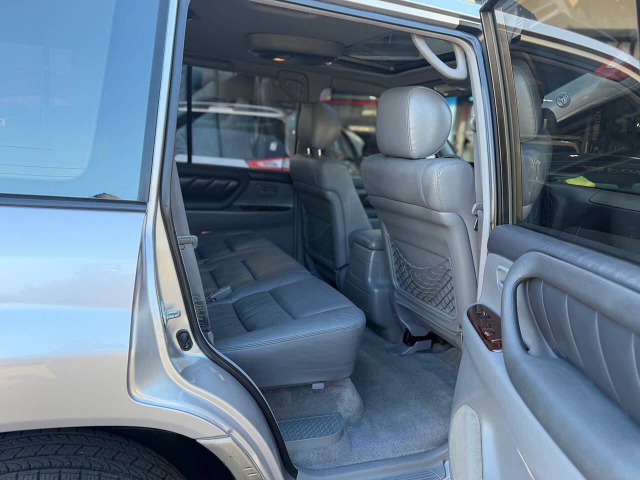 Used 1999 Toyota Land Cruiser w/ Leather Trim Pkg AWD/4WD image 71