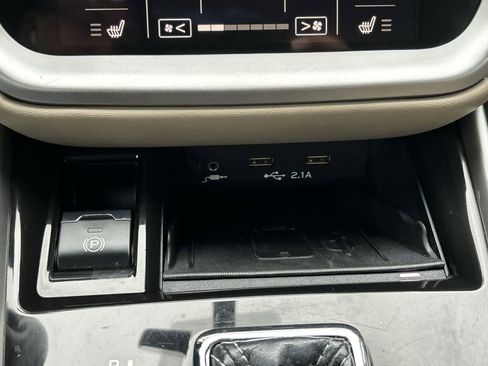 Used 2021 Subaru Outback Limited image 23