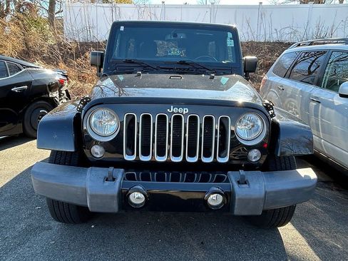 Used 2016 Jeep Wrangler Unlimited Sahara AWD/4WD image 3