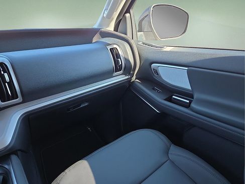 New 2026 Ford Expedition Active RWD image 12