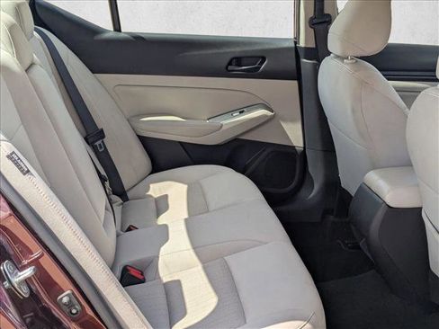 Used 2024 Nissan Altima 2.5 SV image 19