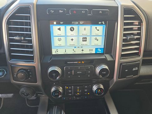 Used 2018 Ford F150 Platinum w/ Equipment Group 701A Luxury image 21