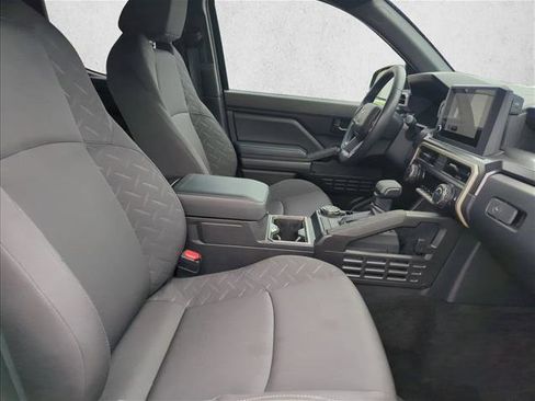 Used 2025 Toyota Tacoma SR5 AWD/4WD image 23