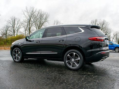 Used 2021 Buick Enclave Essence image 8