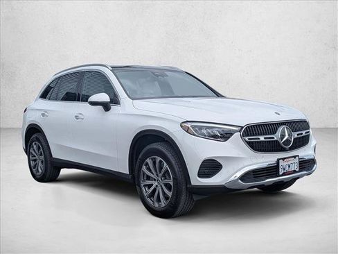 Used 2026 Mercedes-Benz GLC 300 4MATIC image 3