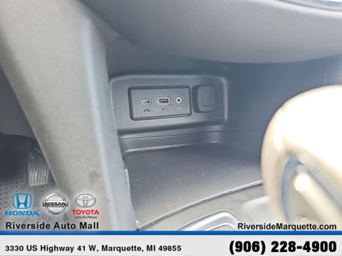 Used 2023 Chevrolet Equinox LT AWD/4WD image 18